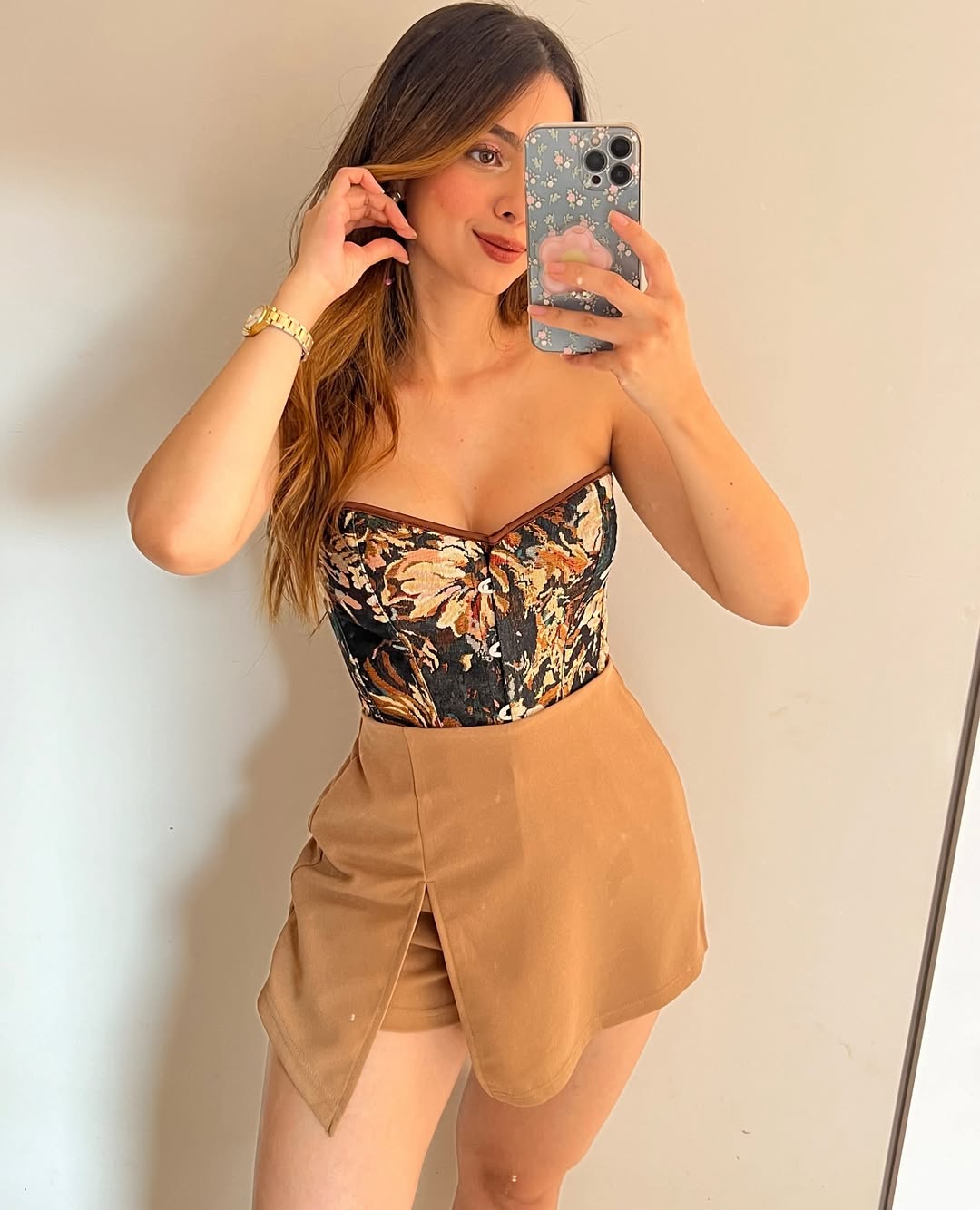 🌟 Tendencias 2025 – Lo Último en Corsets