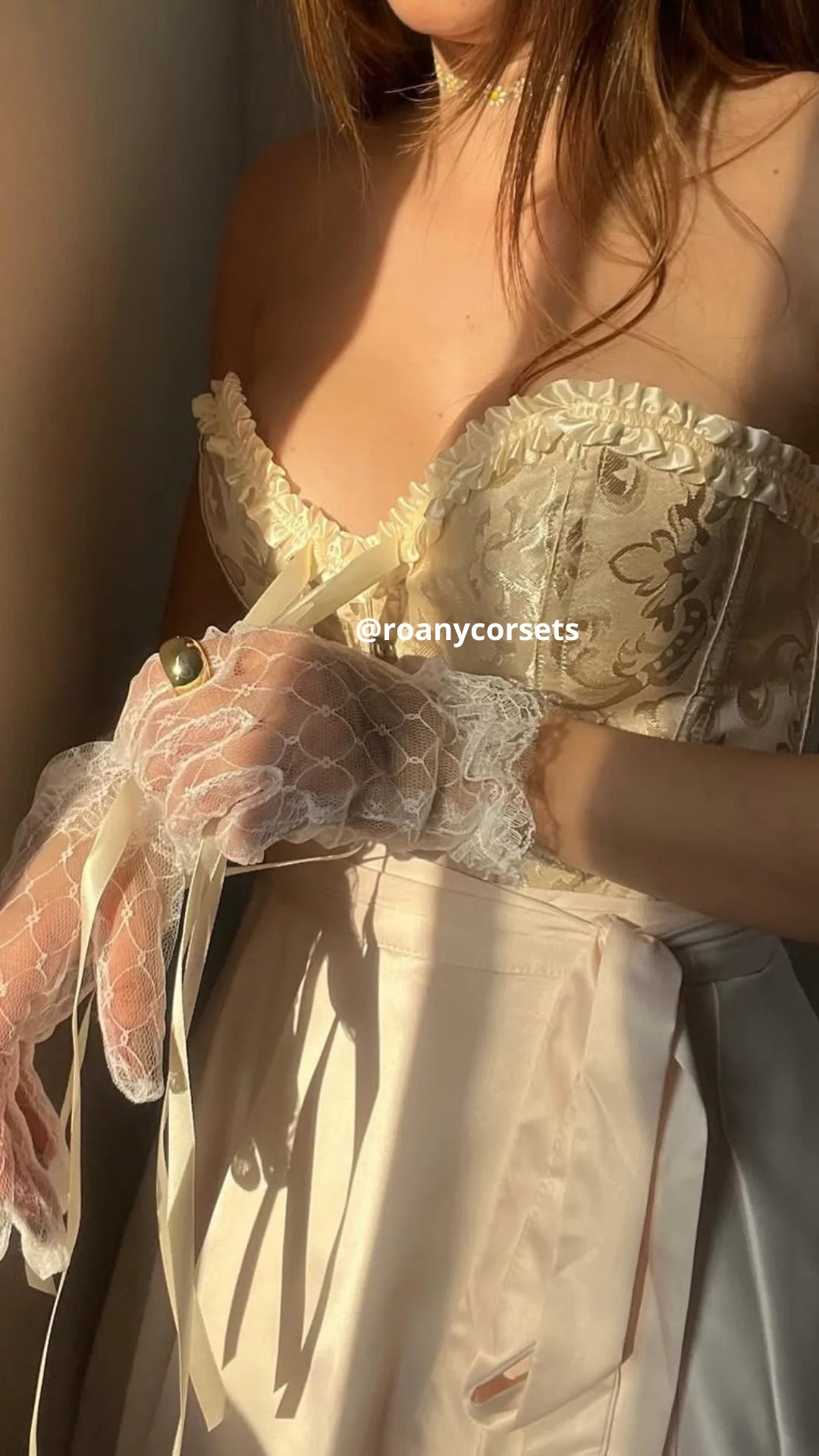 Corset Victoriano Beige para Mujer | Elegante y Moldeador