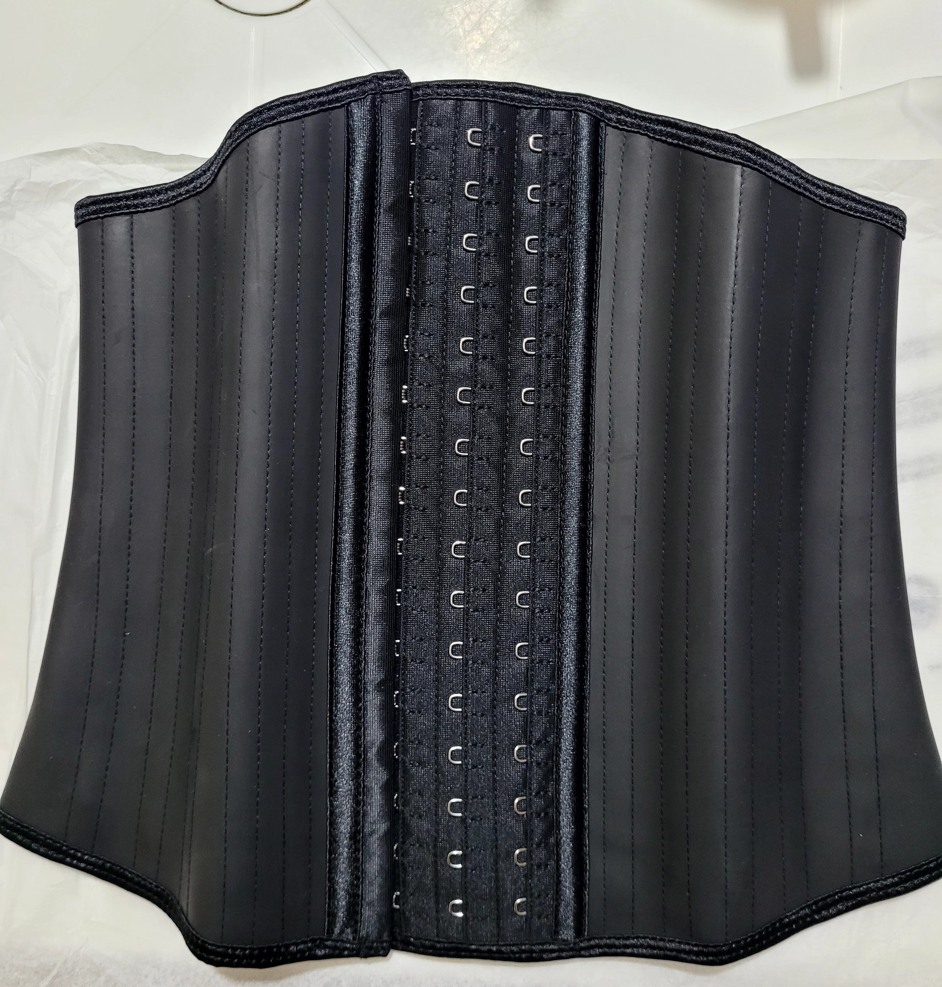 🖤 Corsé Debajo de Busto 100% Látex – Moldea y Reduce Tu Cintura 💫 de Roany Corsets | Fajas y reductoras de cintura elegante y de alta calidad | Compra online en Perú, Chile, Bolivia y EE.UU. | Imagen 20240802_181527_2