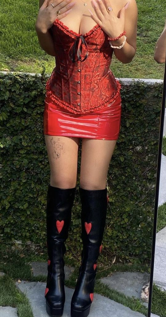 Corset Victoriano Rojo con Negro | Estilizador de Cintura con Broches