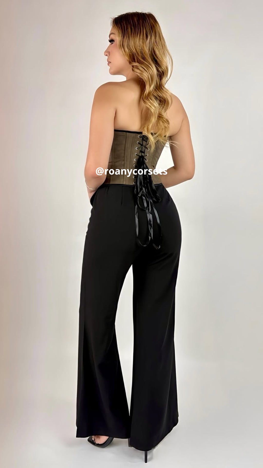 Corset Café Strapless con Botones Frontales